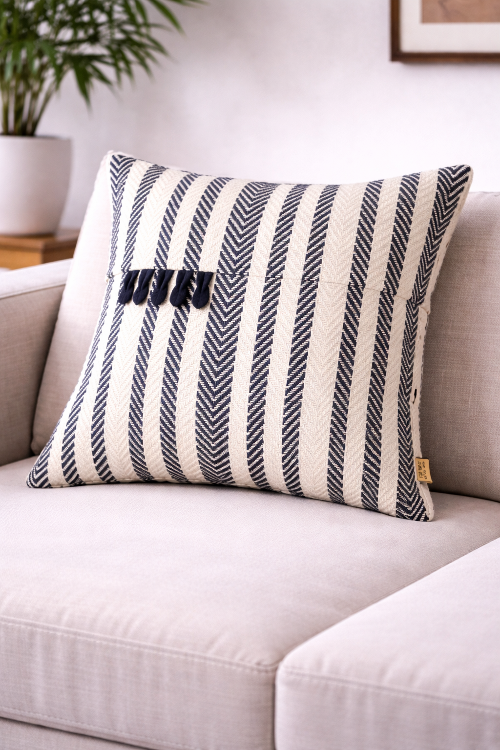 Twirl String Cushion