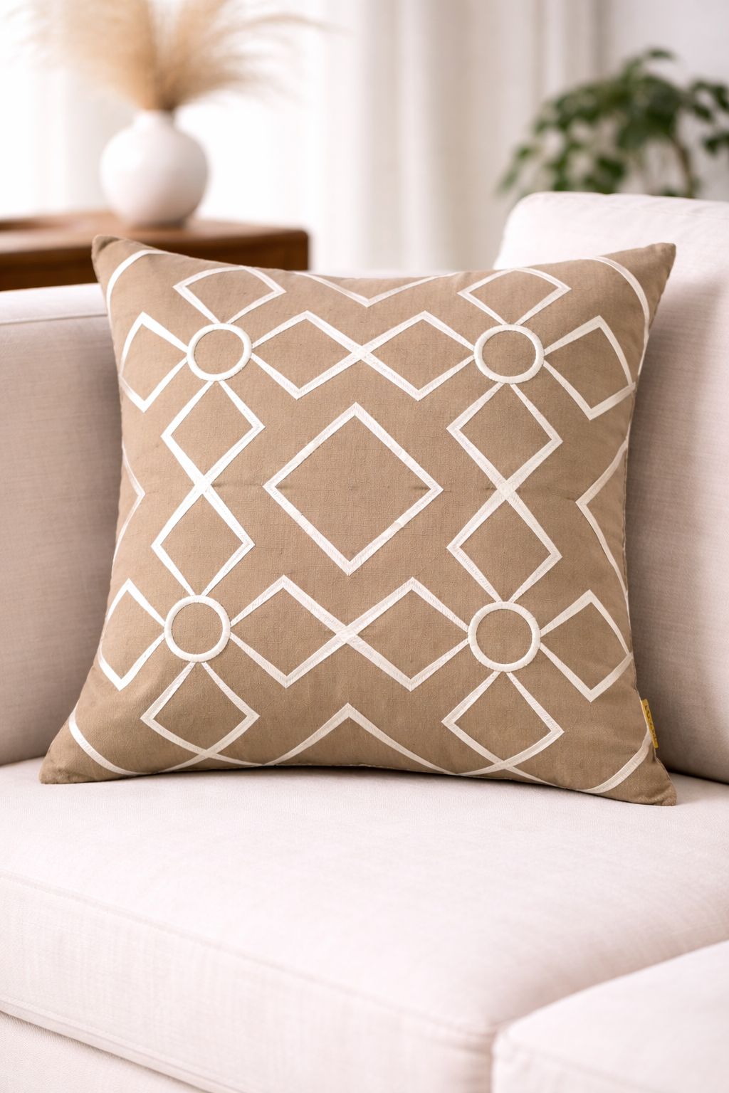 Central Diamond Cushion