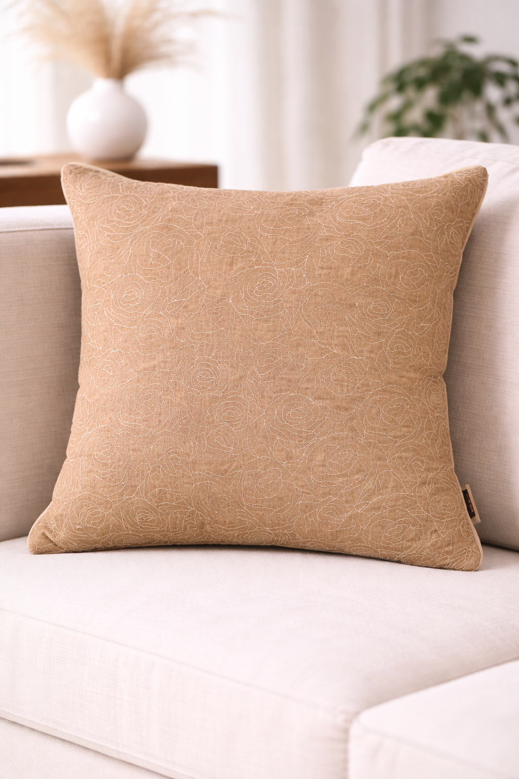 Jardin De Flores Cushion